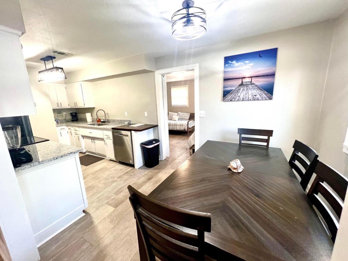 4/2 Home Close To Beach, Centrally Located! Gulfport Exteriör bild