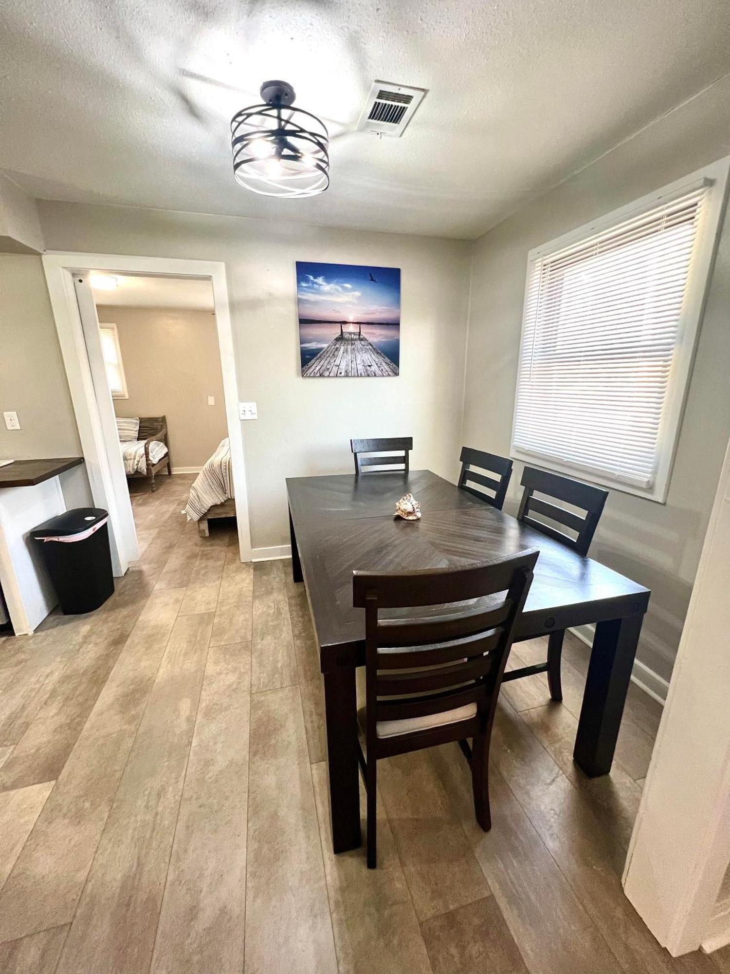 4/2 Home Close To Beach, Centrally Located! Gulfport Exteriör bild
