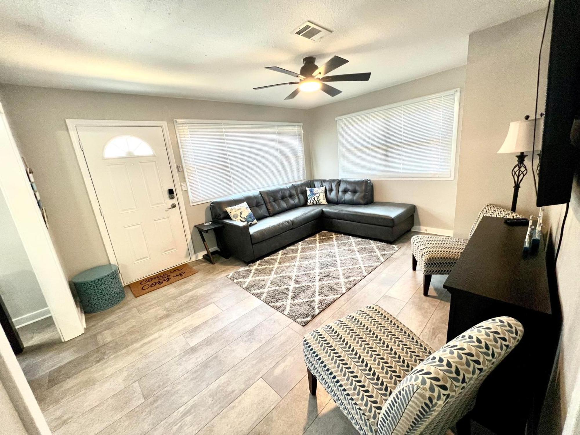 4/2 Home Close To Beach, Centrally Located! Gulfport Exteriör bild